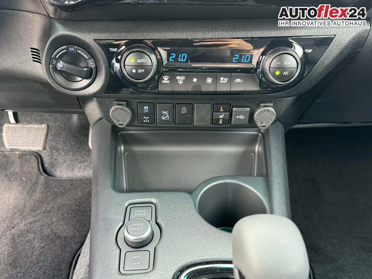 Toyota Hilux 9