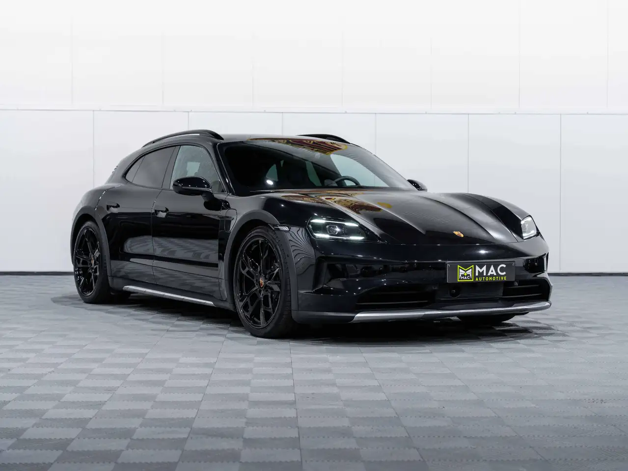 Porsche Taycan 4 6