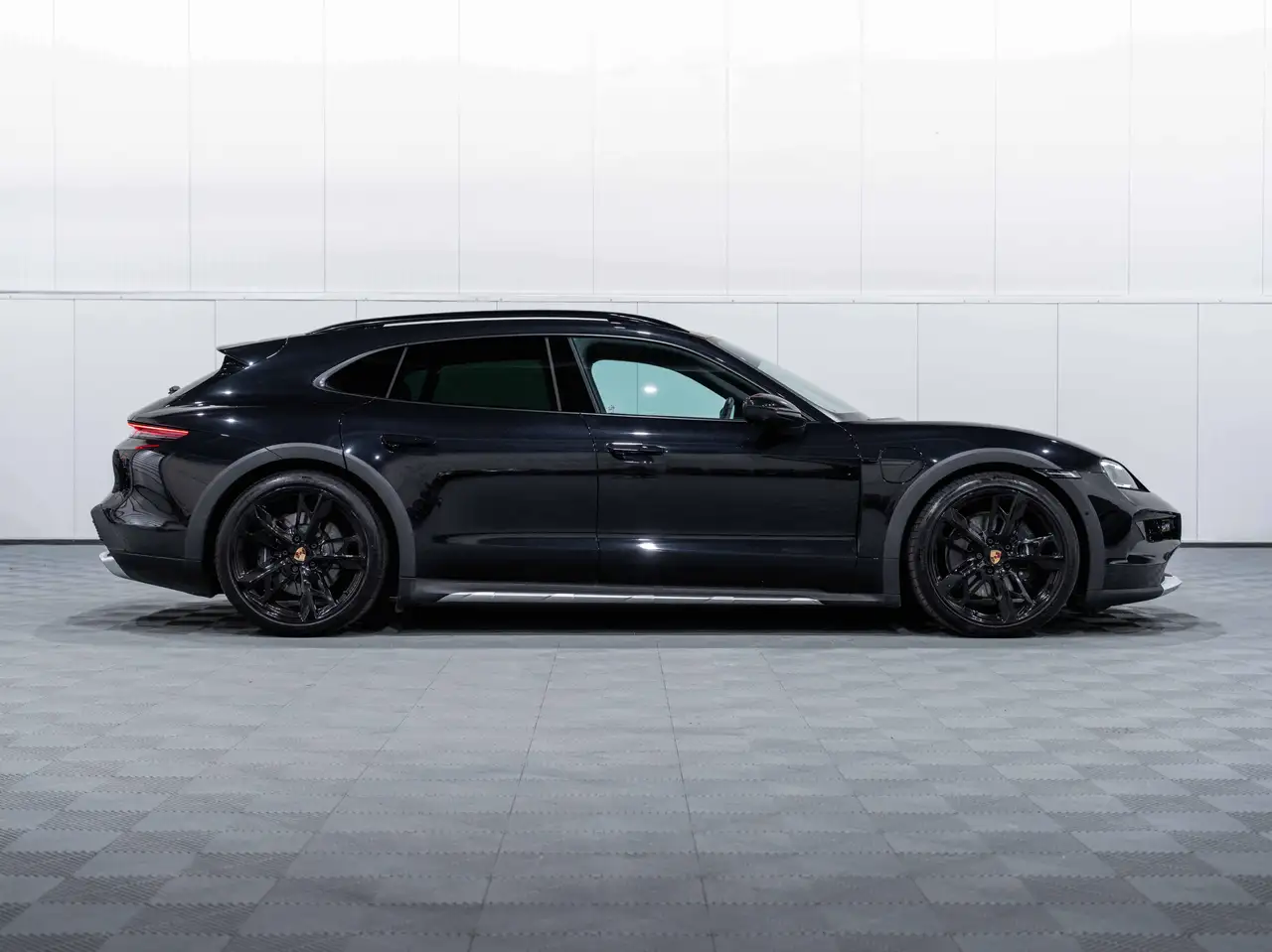 Porsche Taycan 4 8