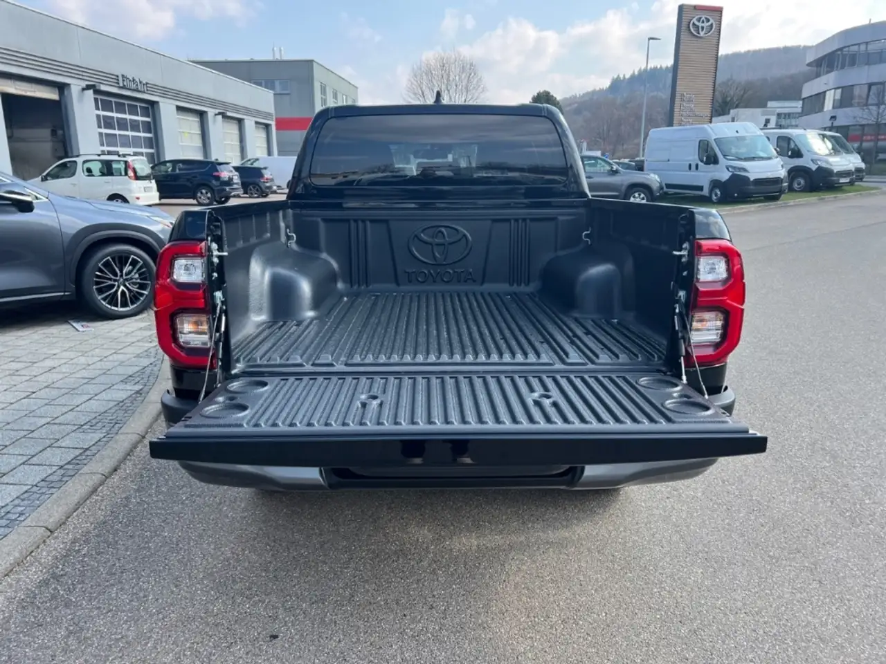 Toyota Hilux 9