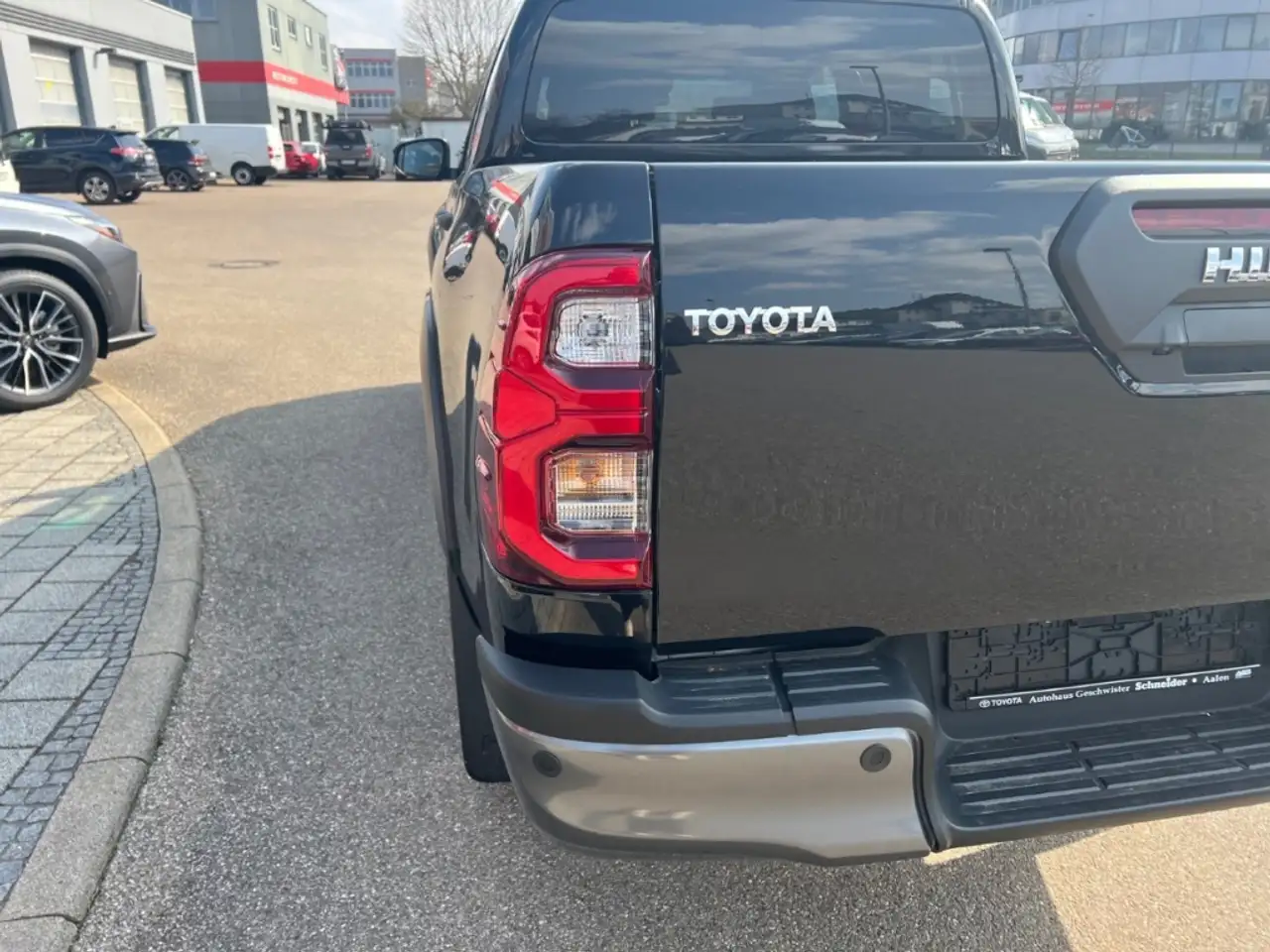 Toyota Hilux 11