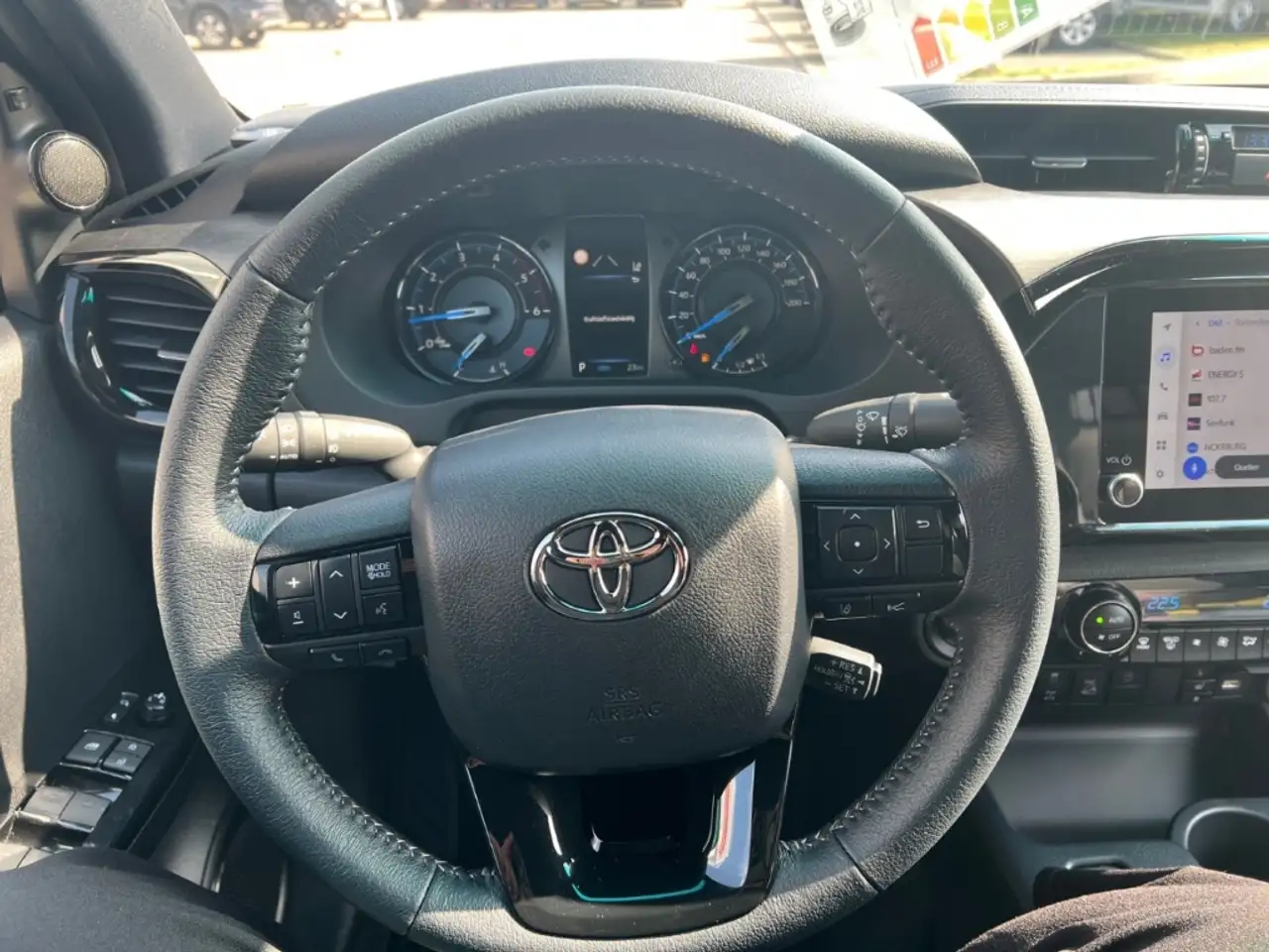 Toyota Hilux 14