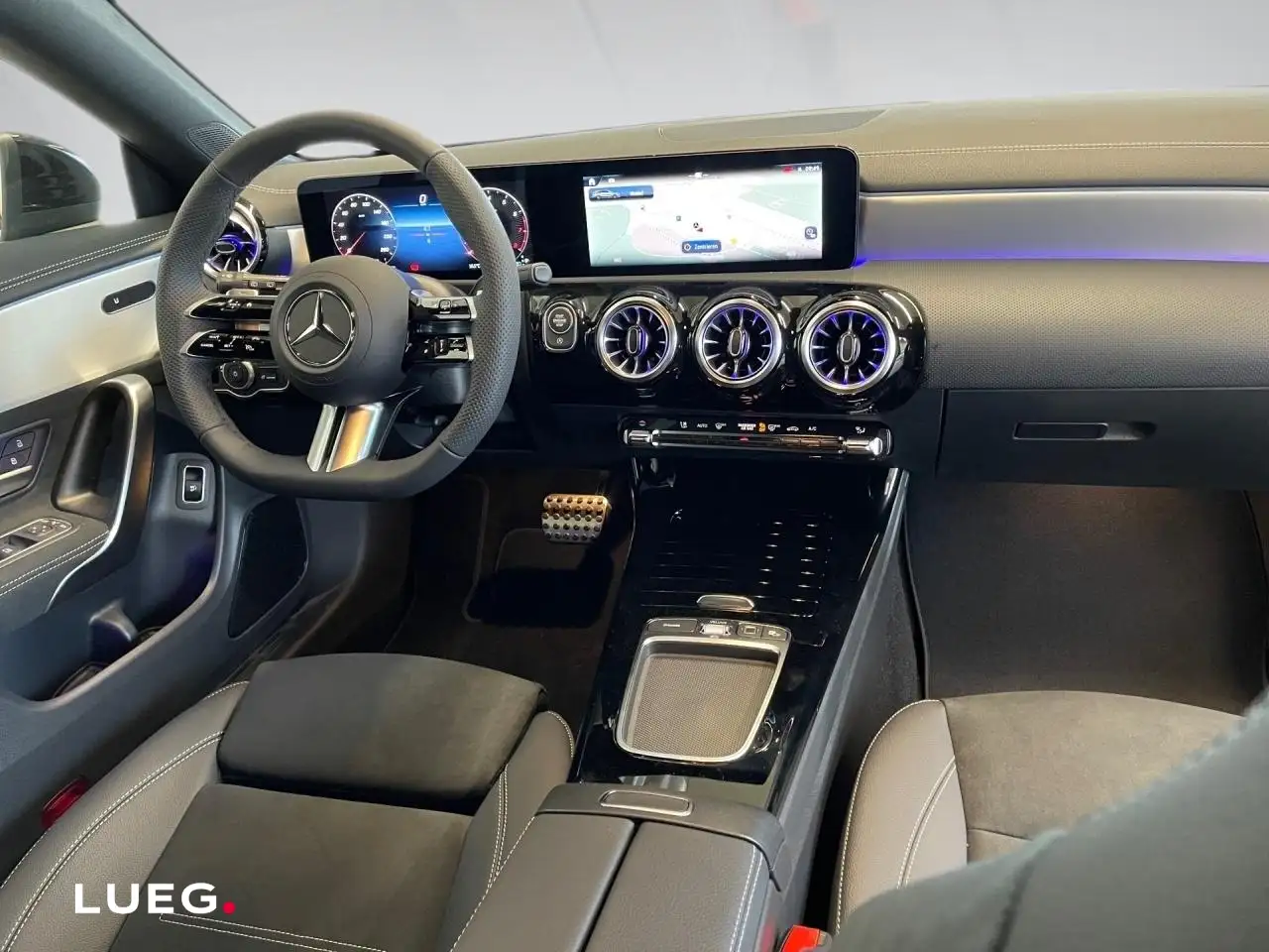 Mercedes-Benz CLA 180 10