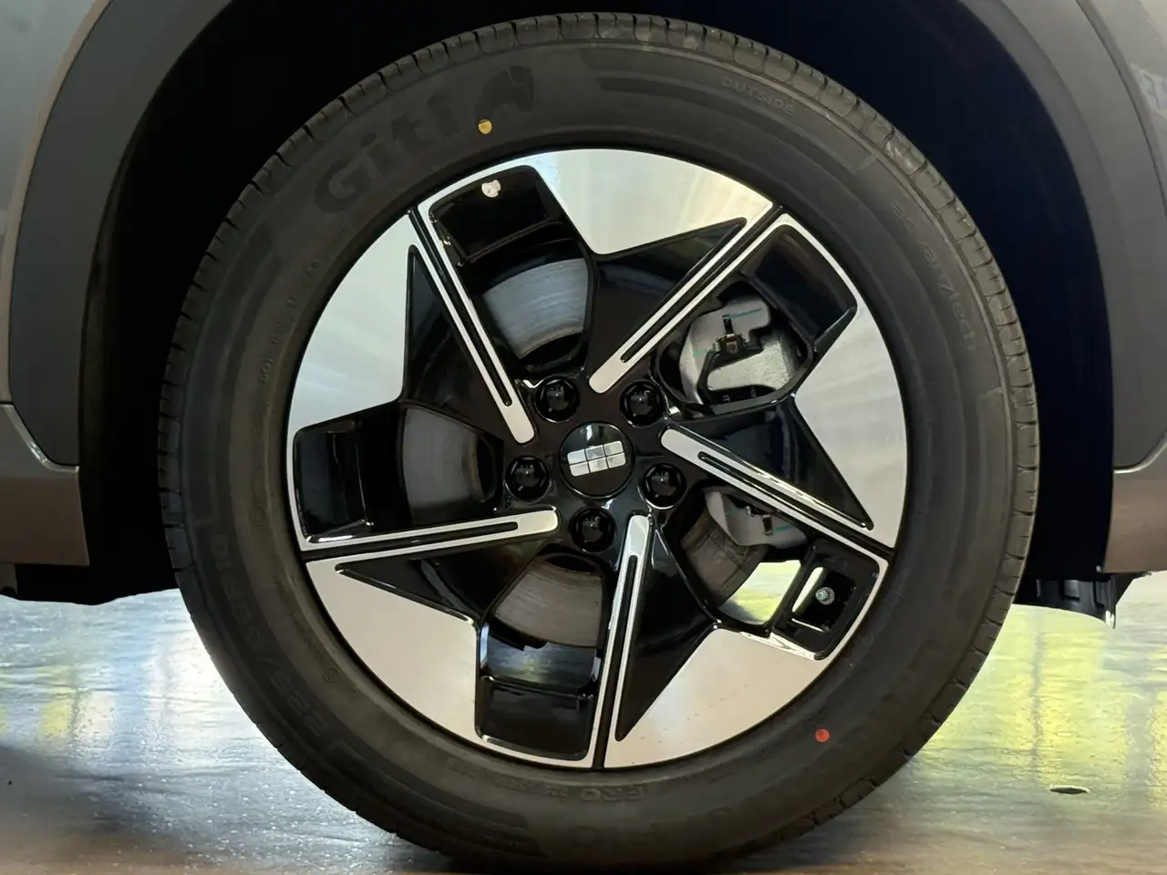 Geely EX5 Pro+ 12