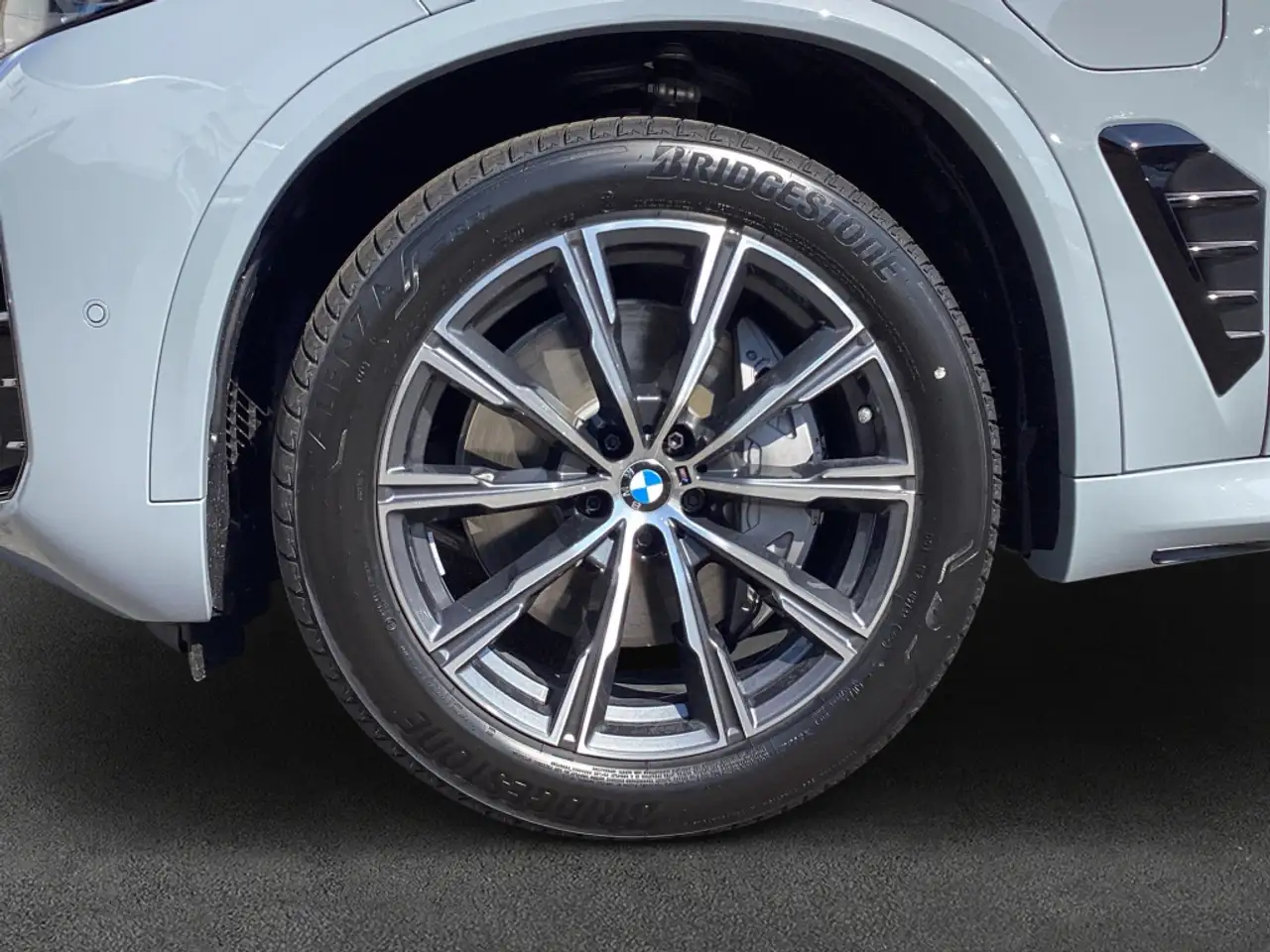 BMW X5 8