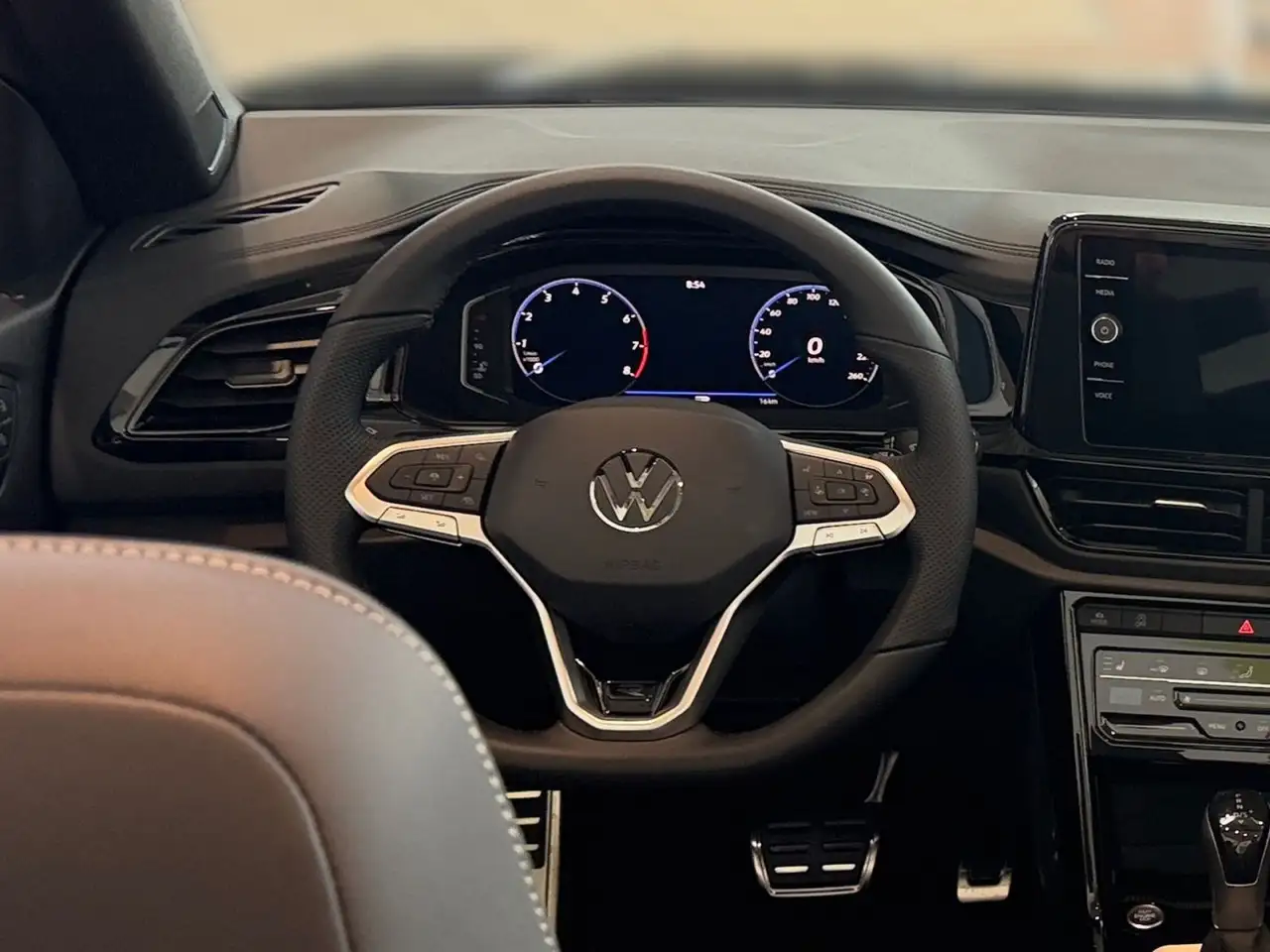 Volkswagen T-Roc 11