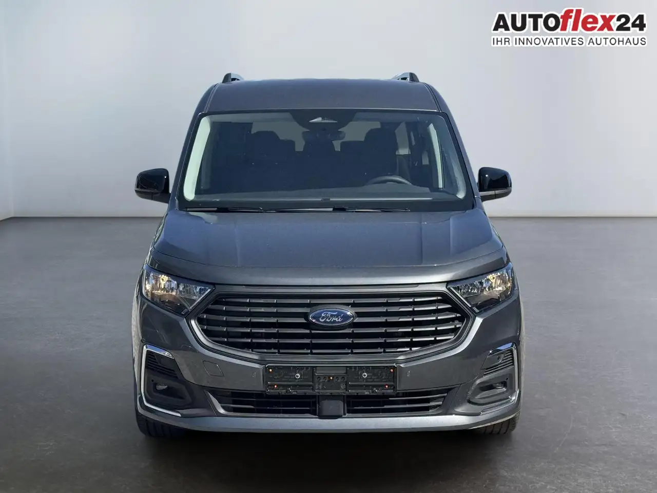 Ford Grand 3