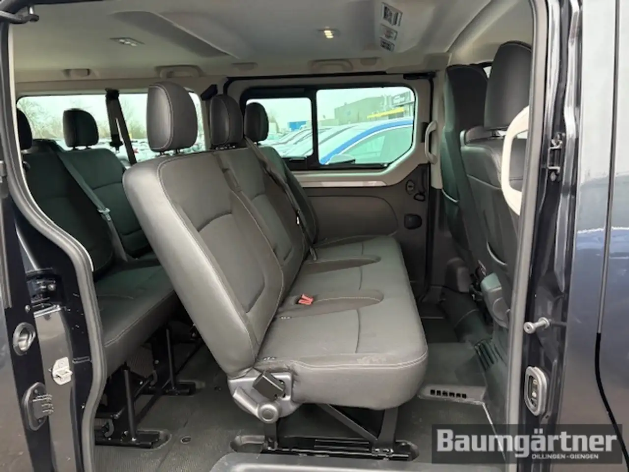 Renault Trafic 8