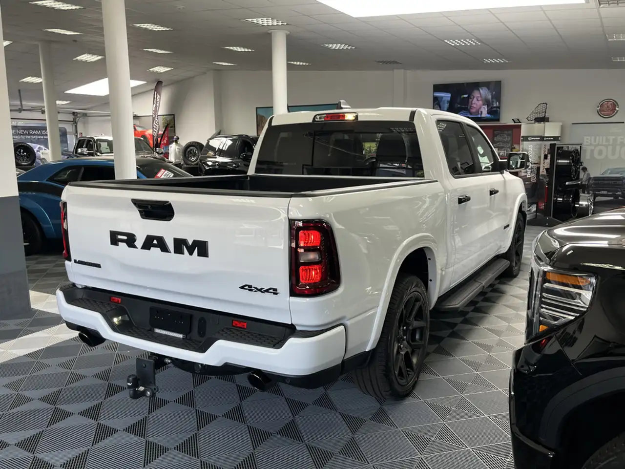 Dodge RAM 8