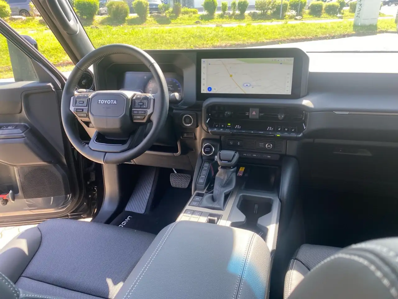 Toyota Land Cruiser 11