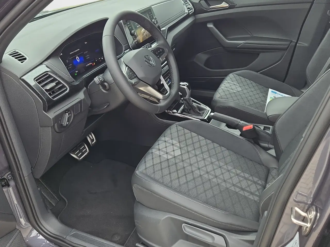 Volkswagen T-Cross 7