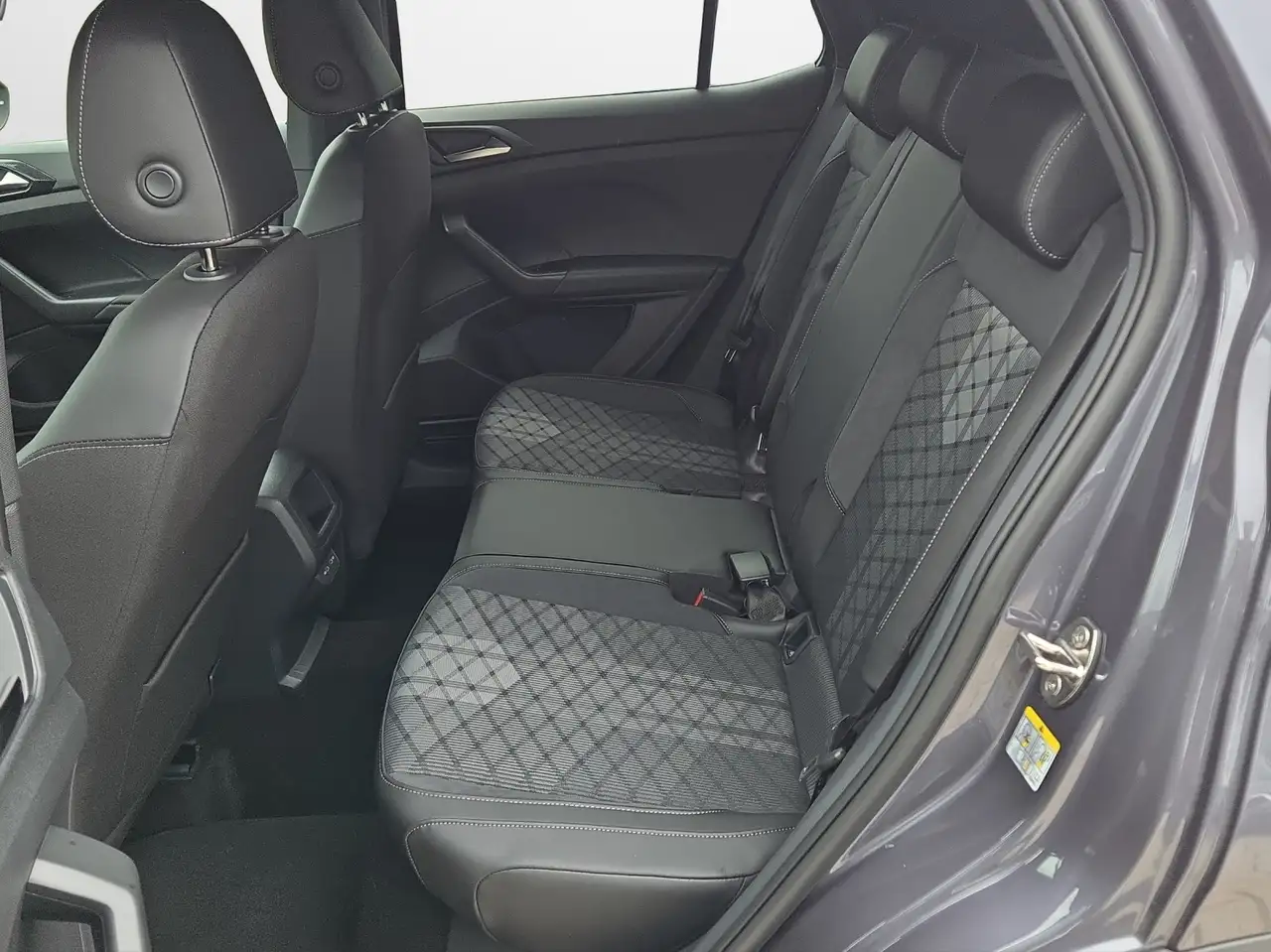 Volkswagen T-Cross 11