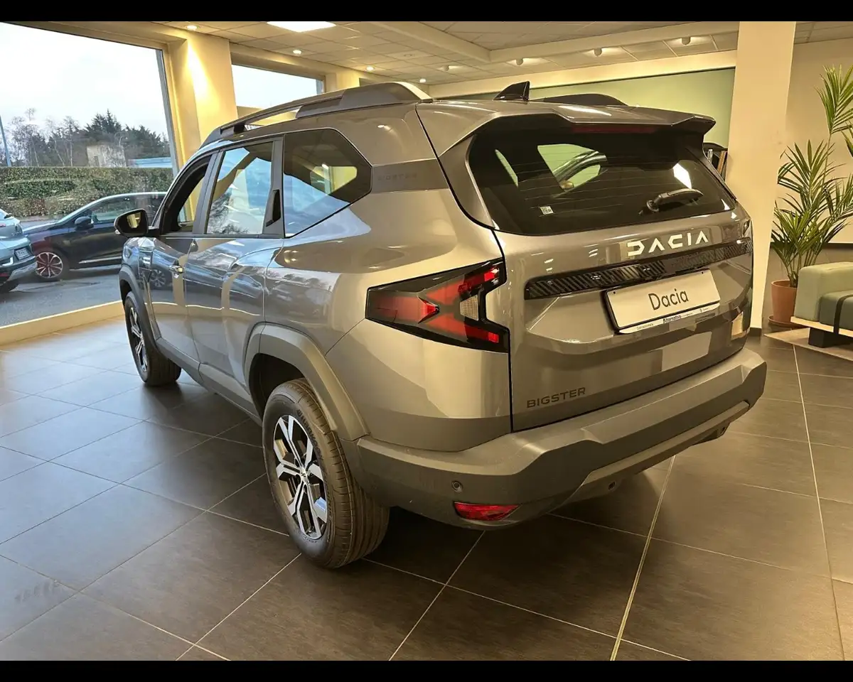 Dacia Bigster 8