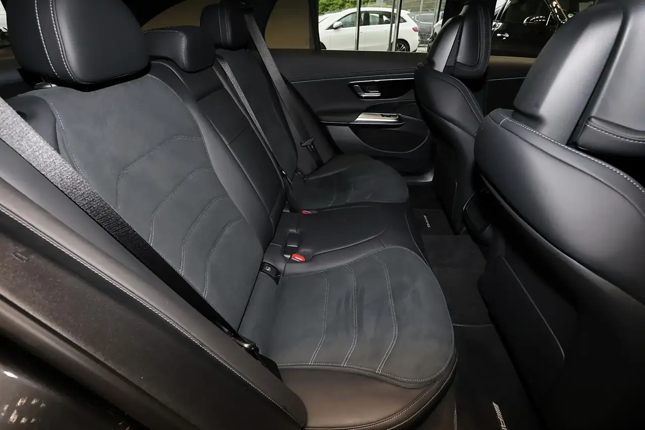 Mercedes-Benz E 300 8