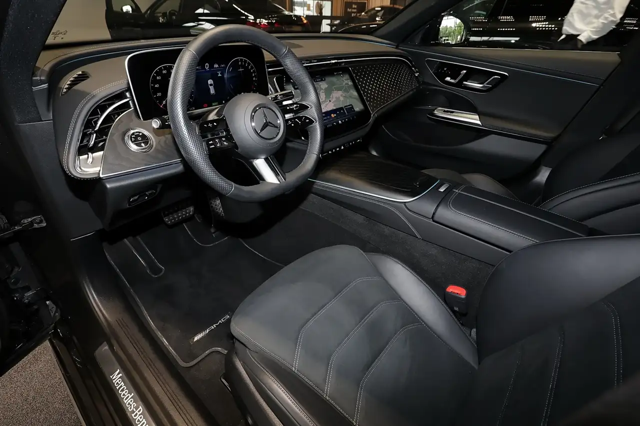 Mercedes-Benz E 300 10