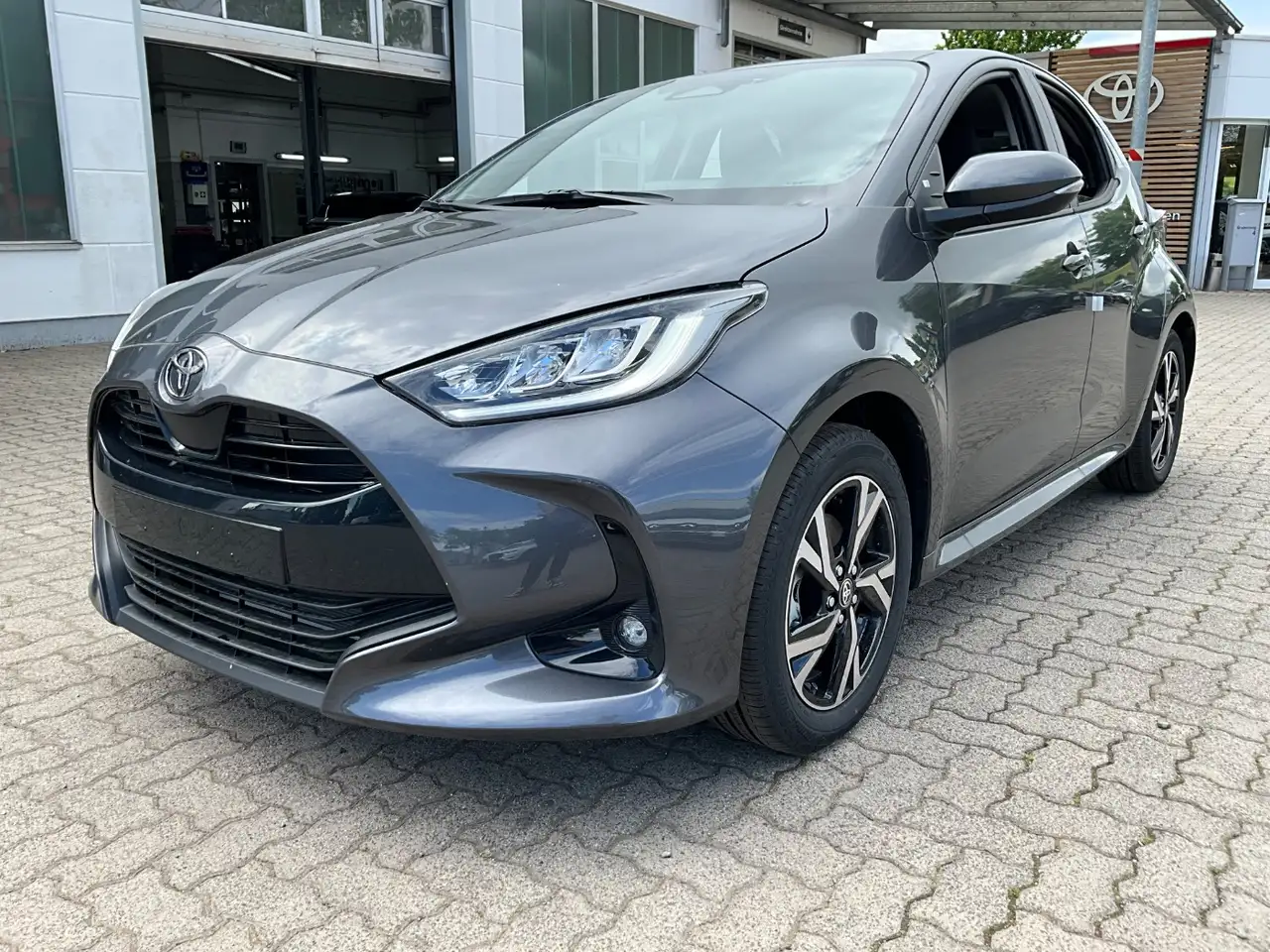 Toyota Yaris 2
