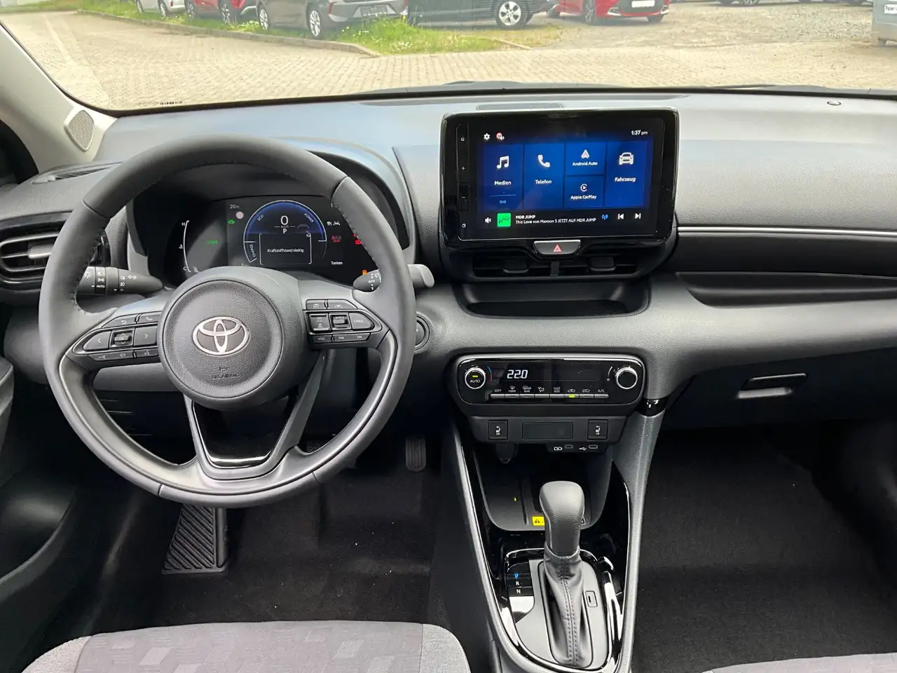 Toyota Yaris 12