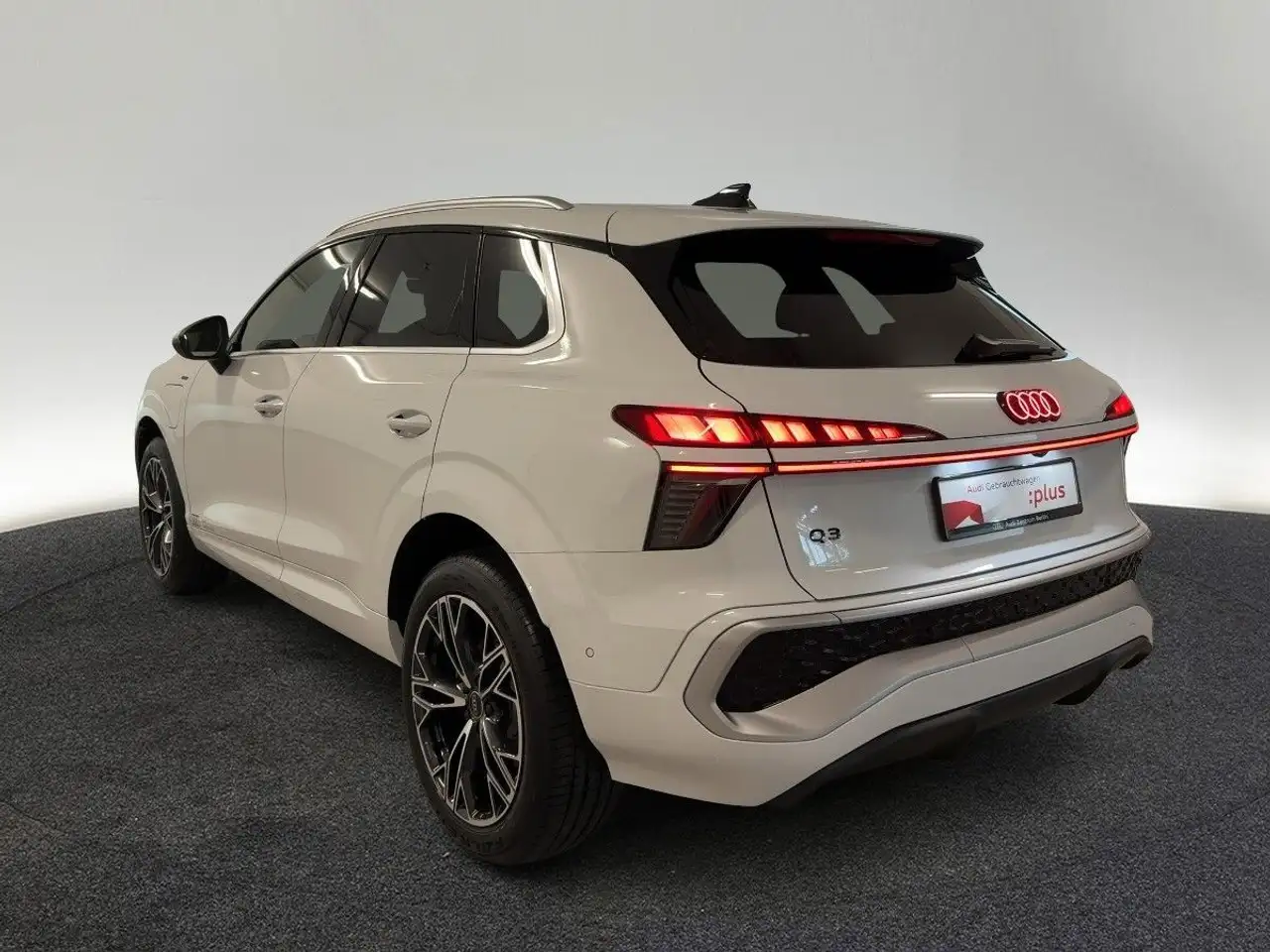 Audi Q3 4