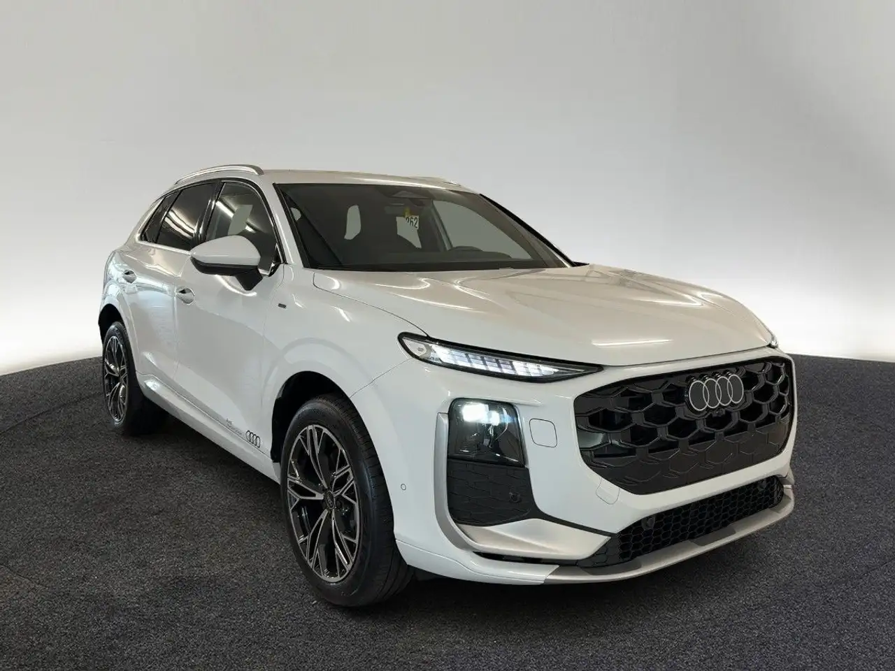 Audi Q3 8