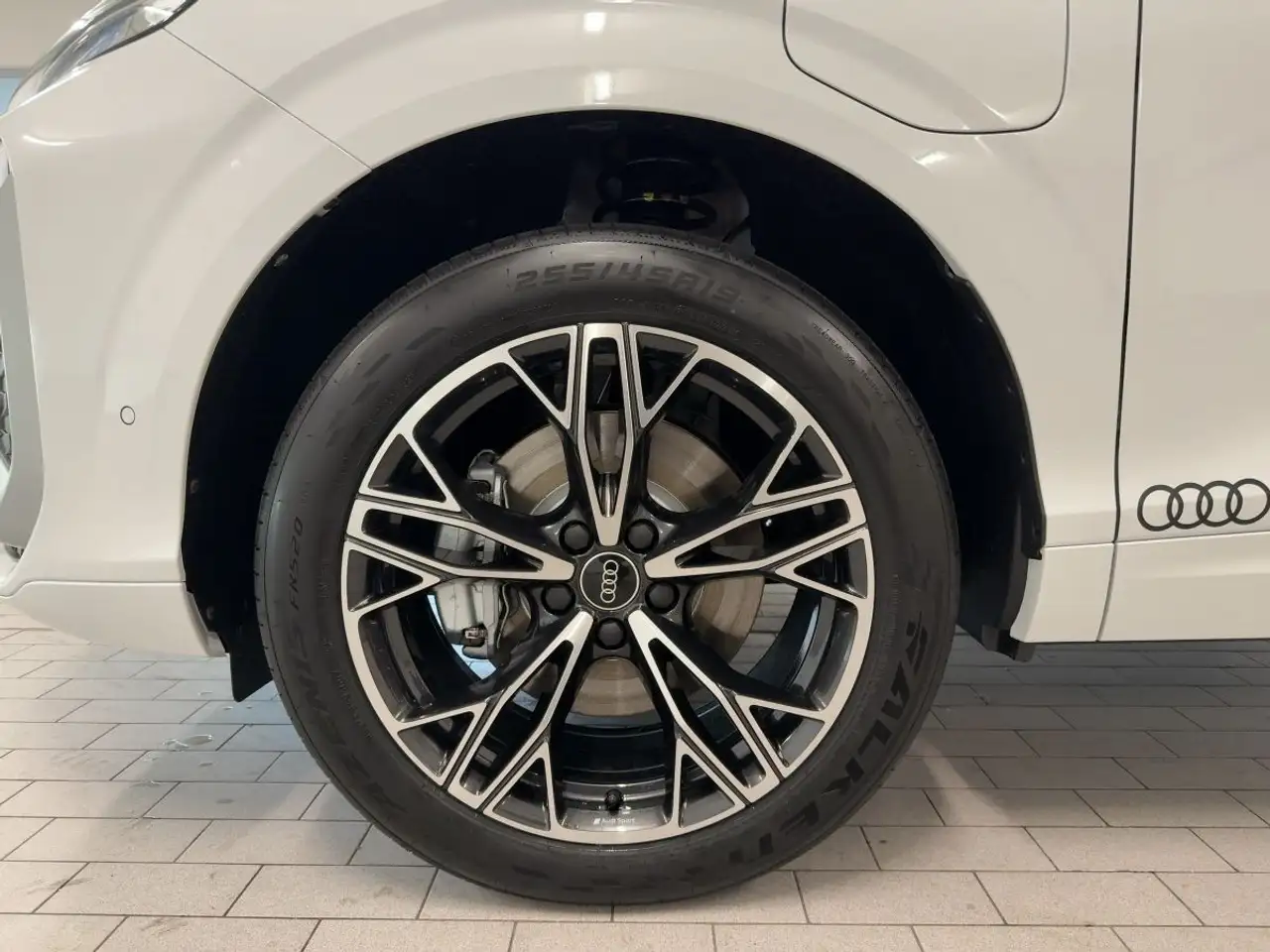 Audi Q3 15