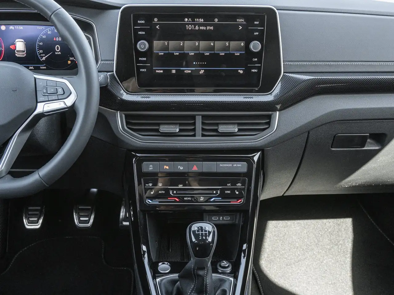 Volkswagen T-Cross 12