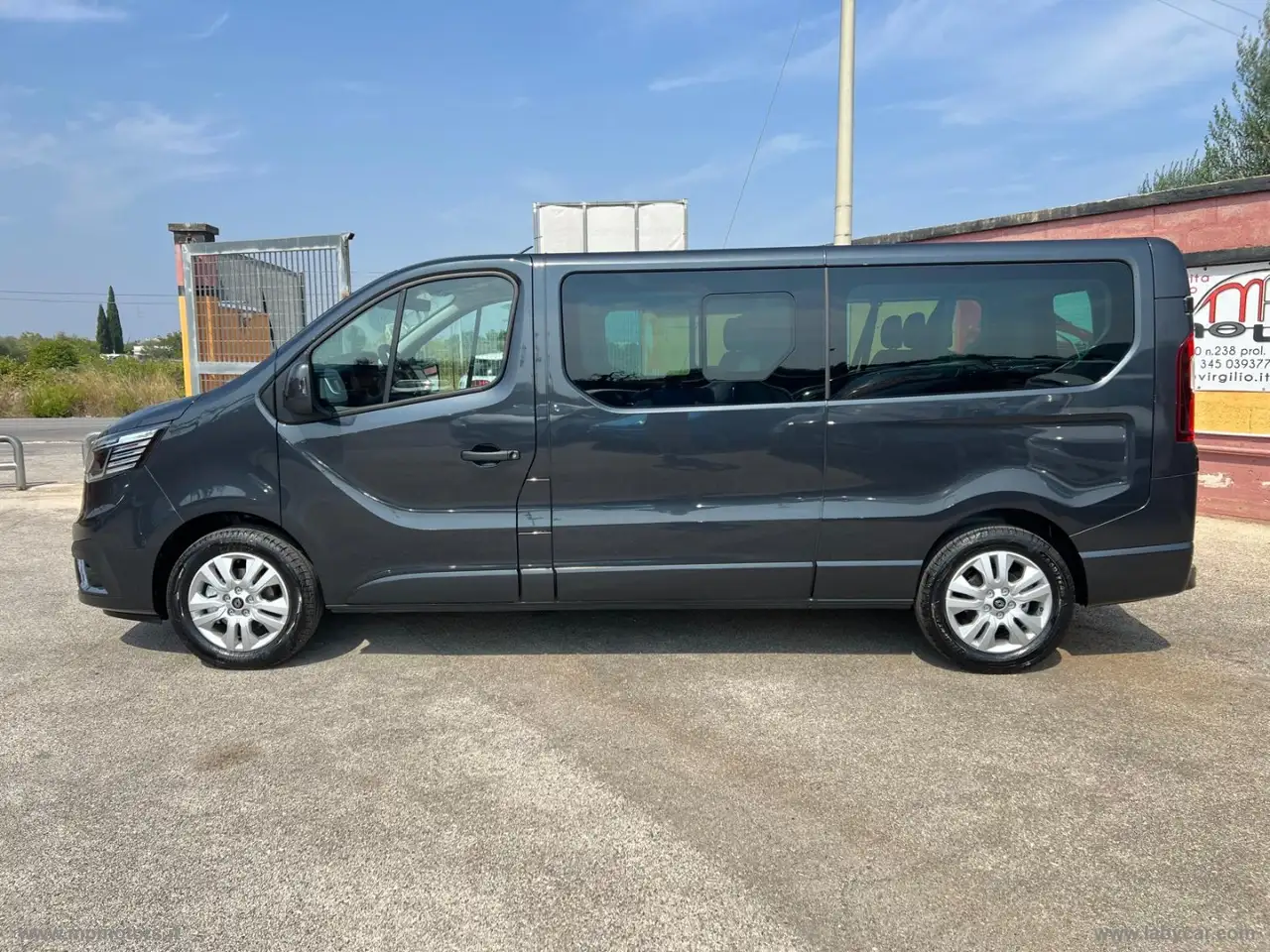 Renault Trafic 8