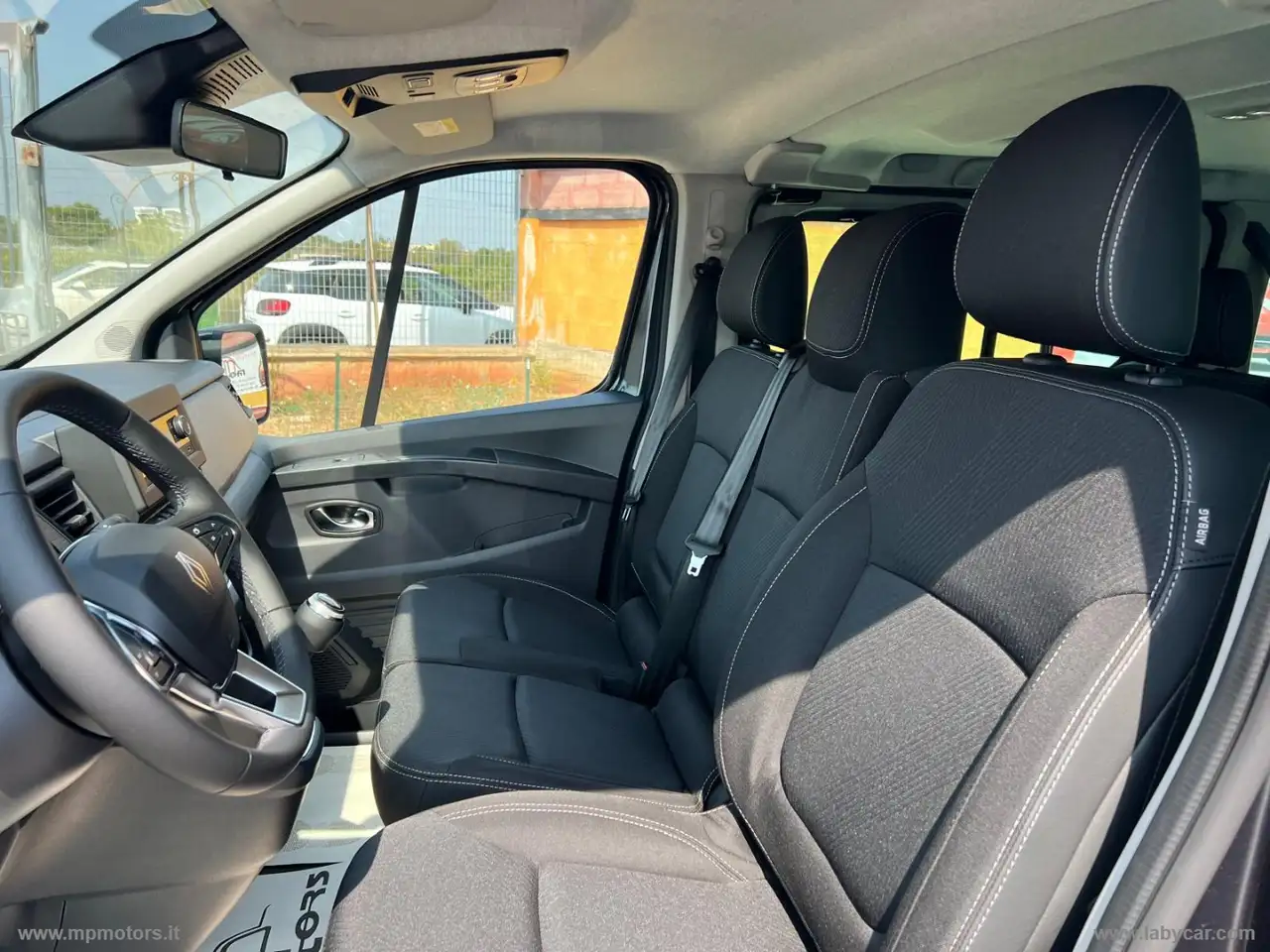 Renault Trafic 10