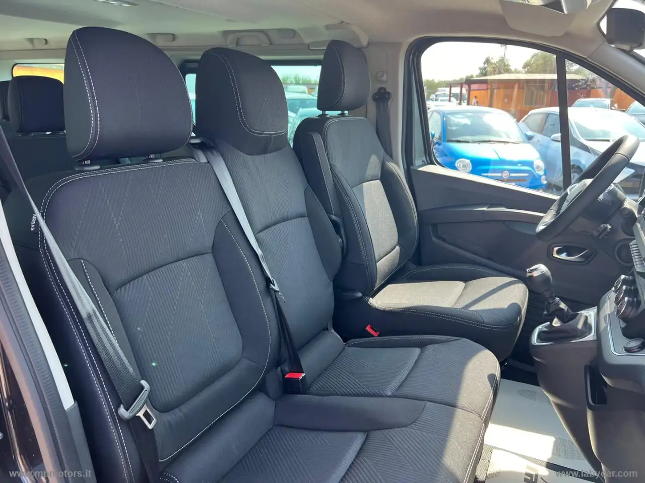 Renault Trafic 11
