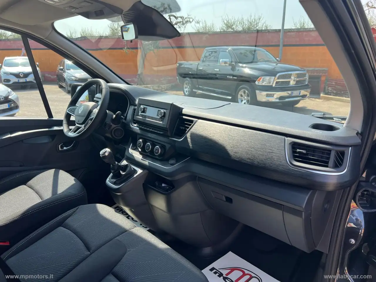 Renault Trafic 12