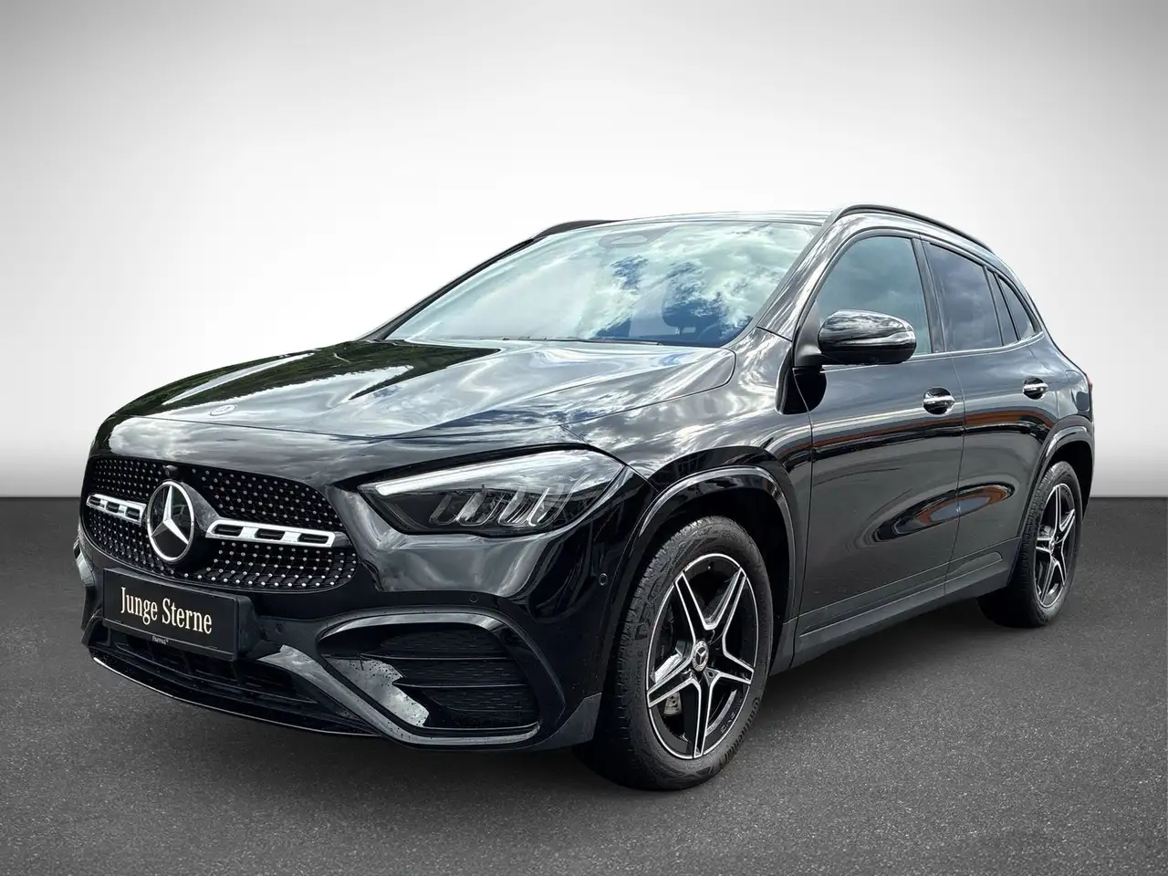 Mercedes-Benz GLA 200 2