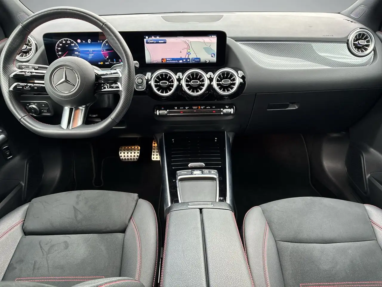 Mercedes-Benz GLA 200 8