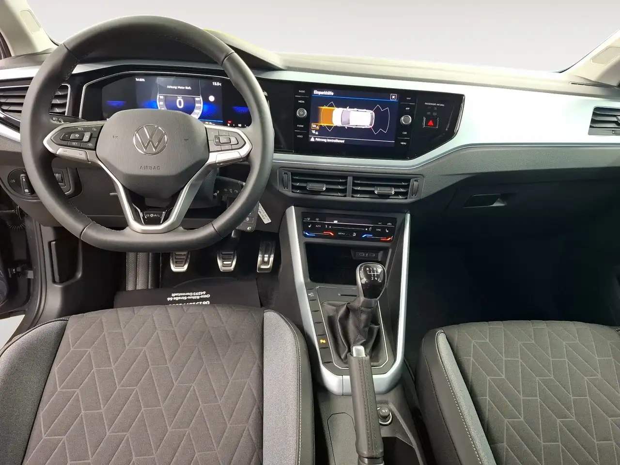 Volkswagen Polo VI 8