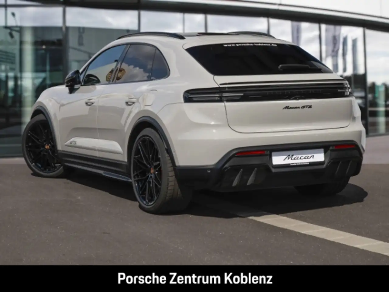 Porsche Macan 3