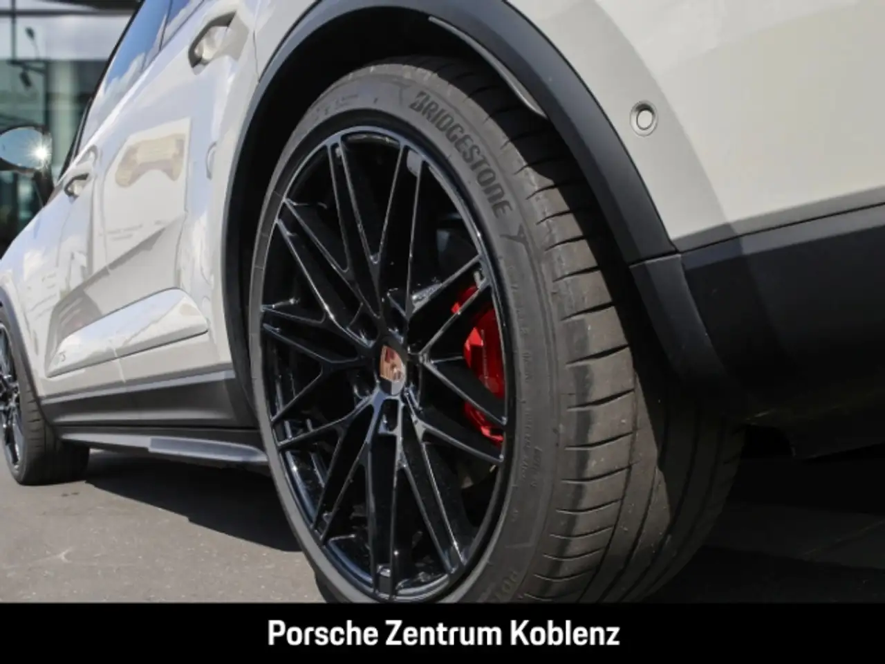 Porsche Macan 8