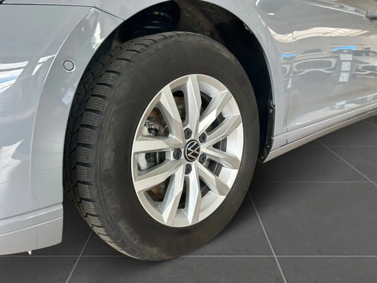 Volkswagen Passat 9