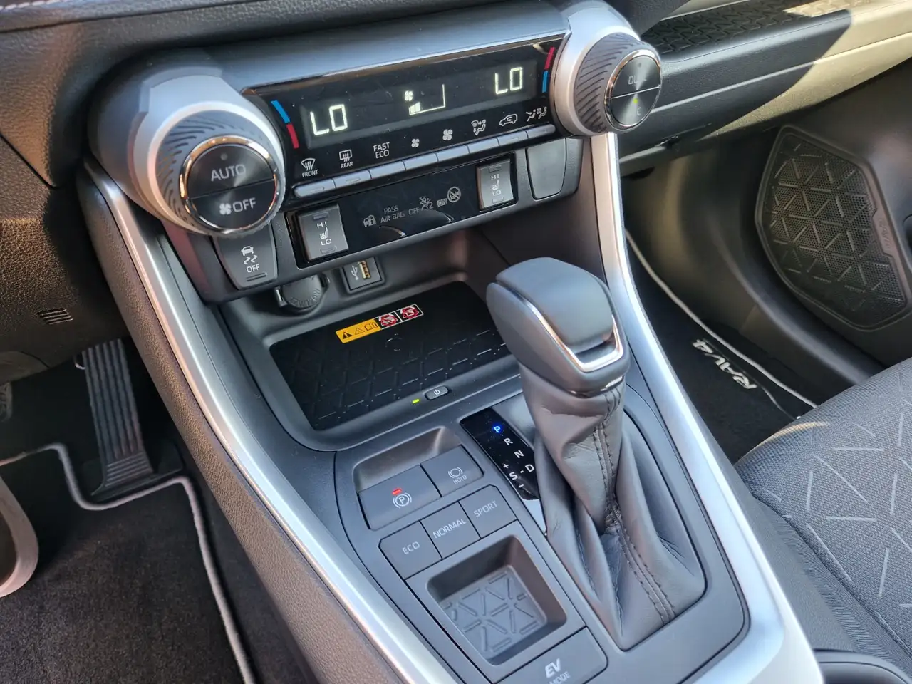 Toyota RAV4 14