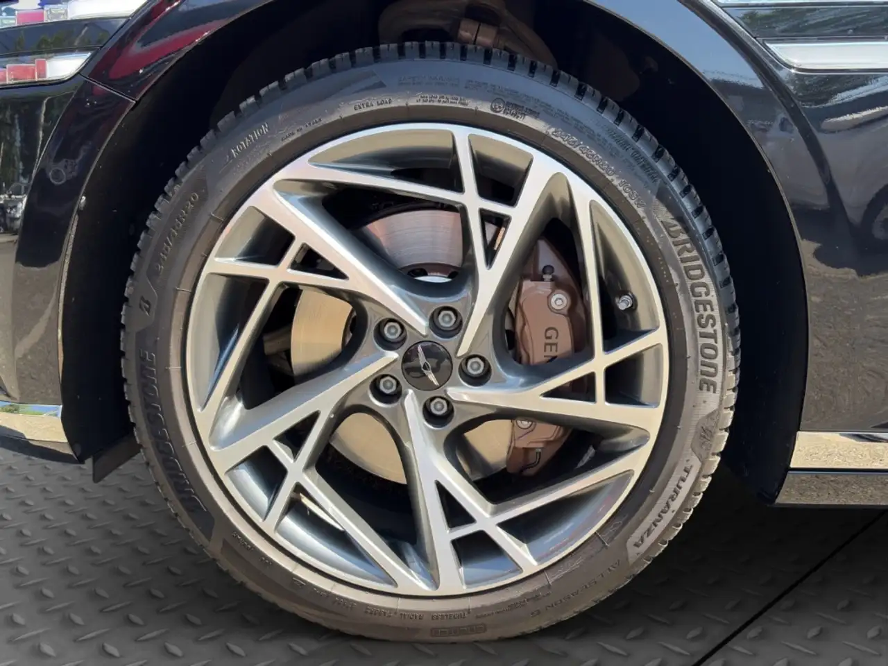 Genesis G90 6