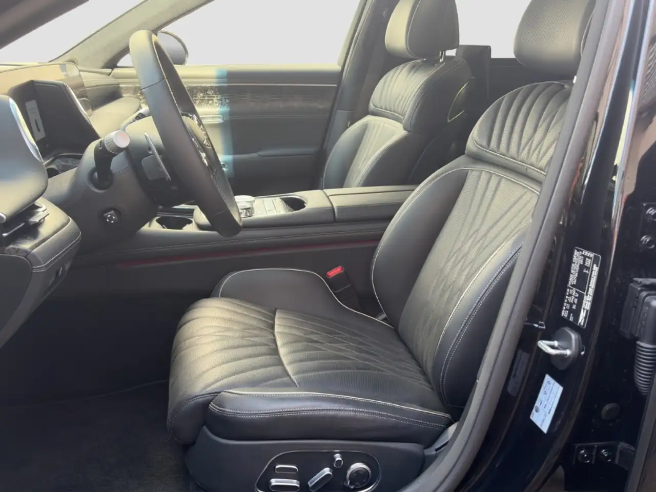 Genesis G90 7