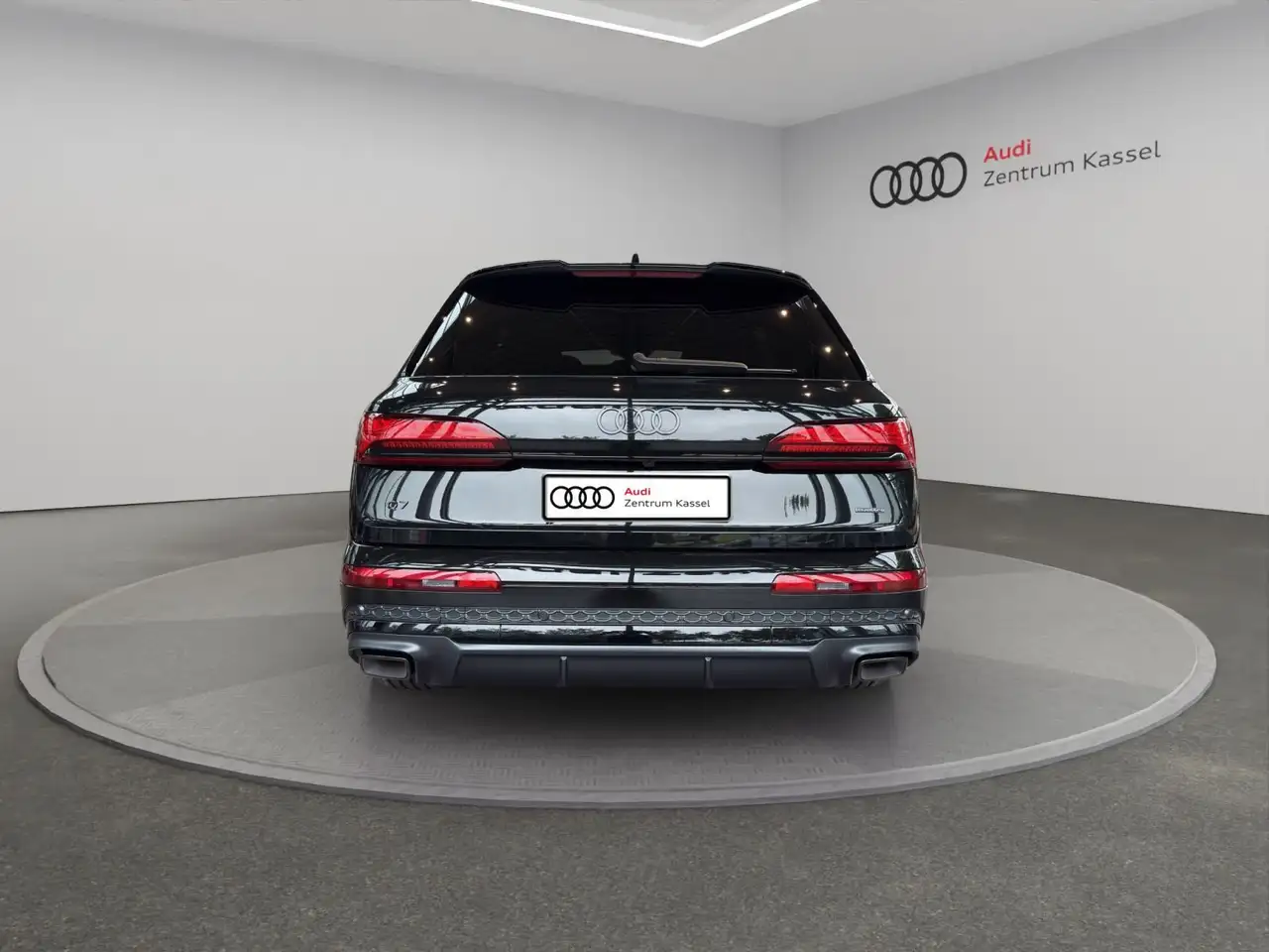 Audi Q7 4