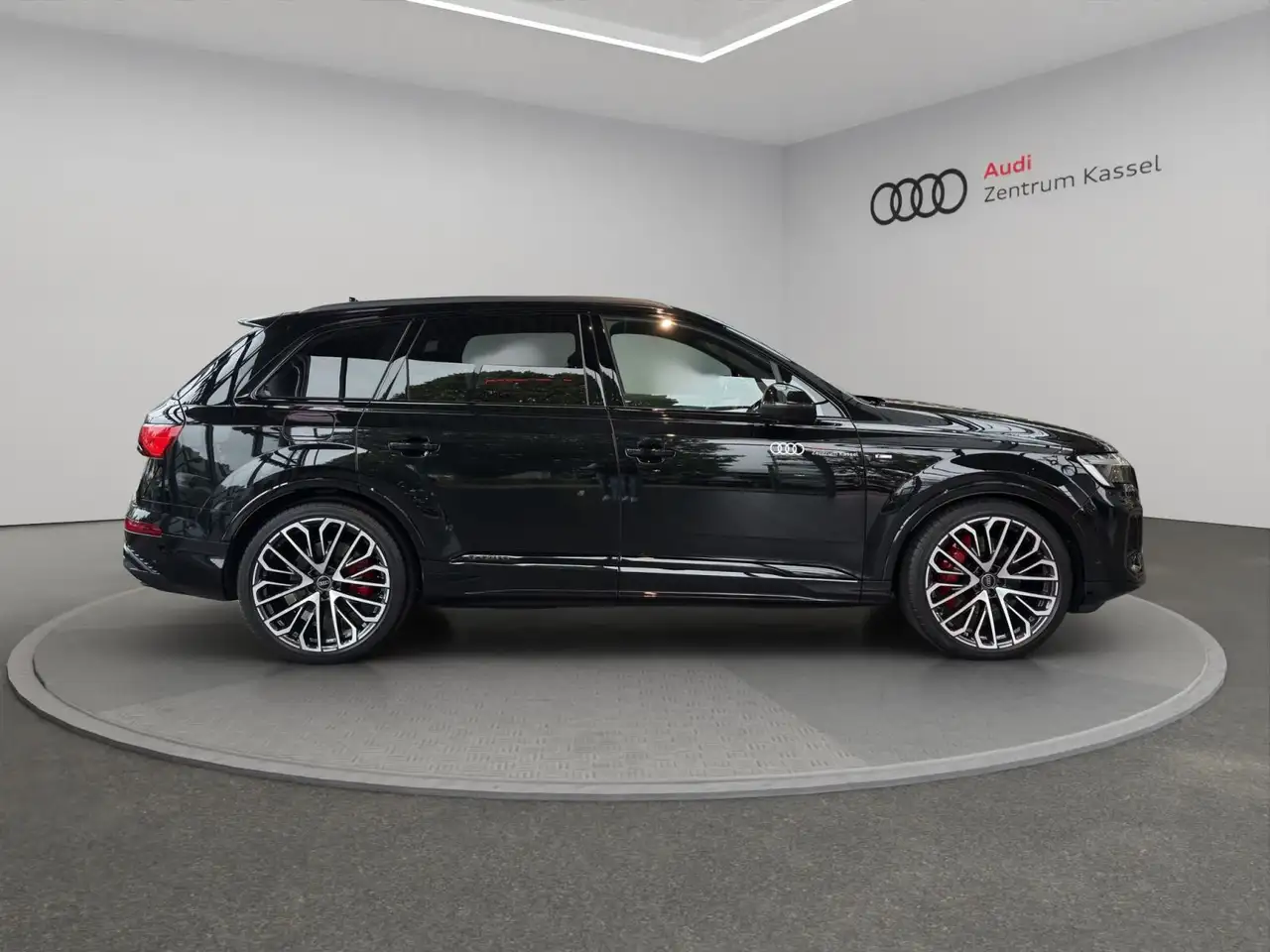 Audi Q7 6