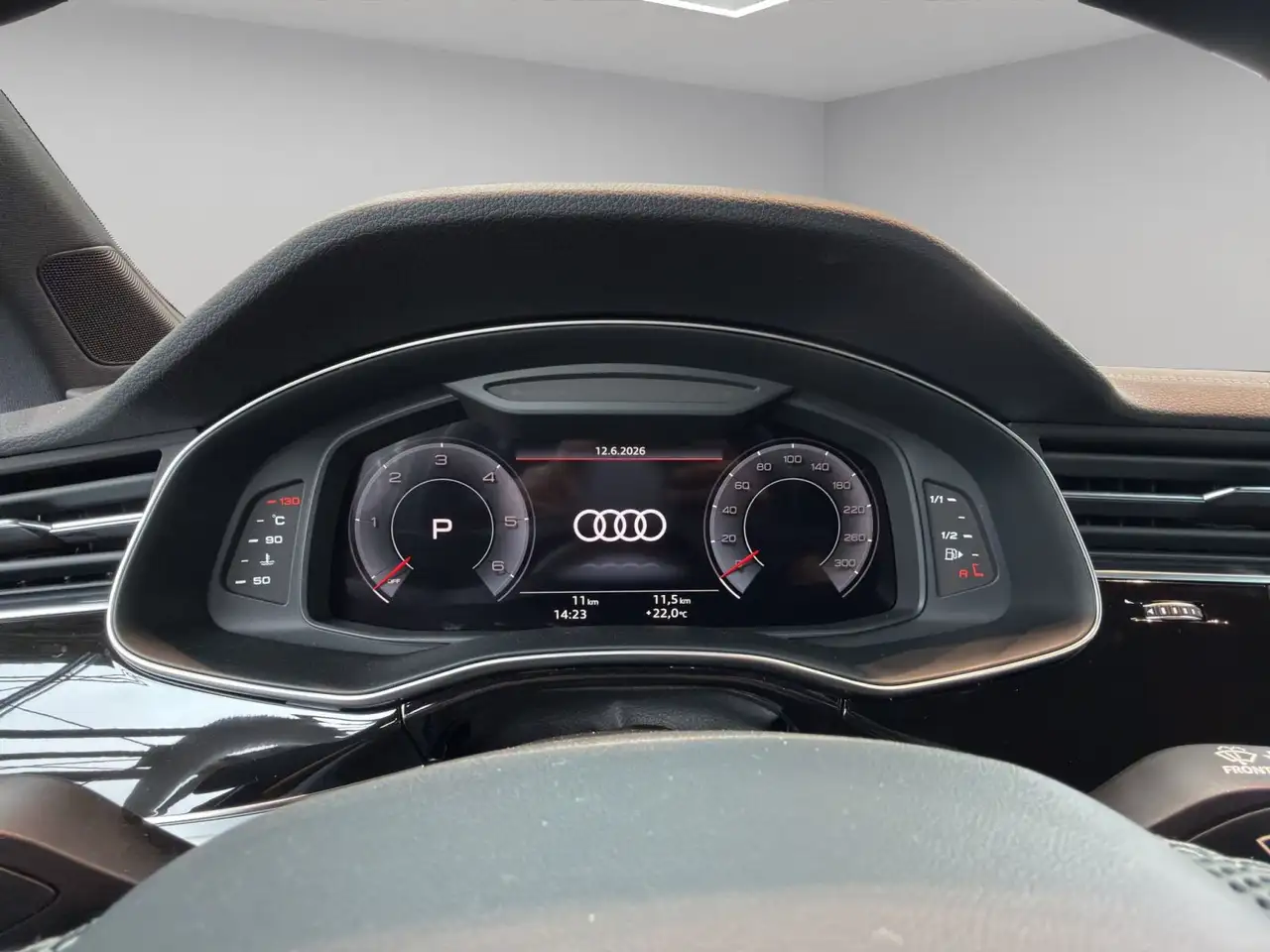 Audi Q7 11