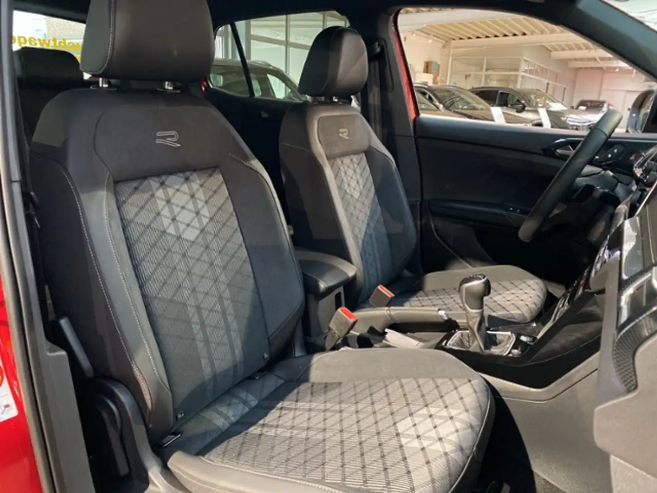 Volkswagen T-Cross 11