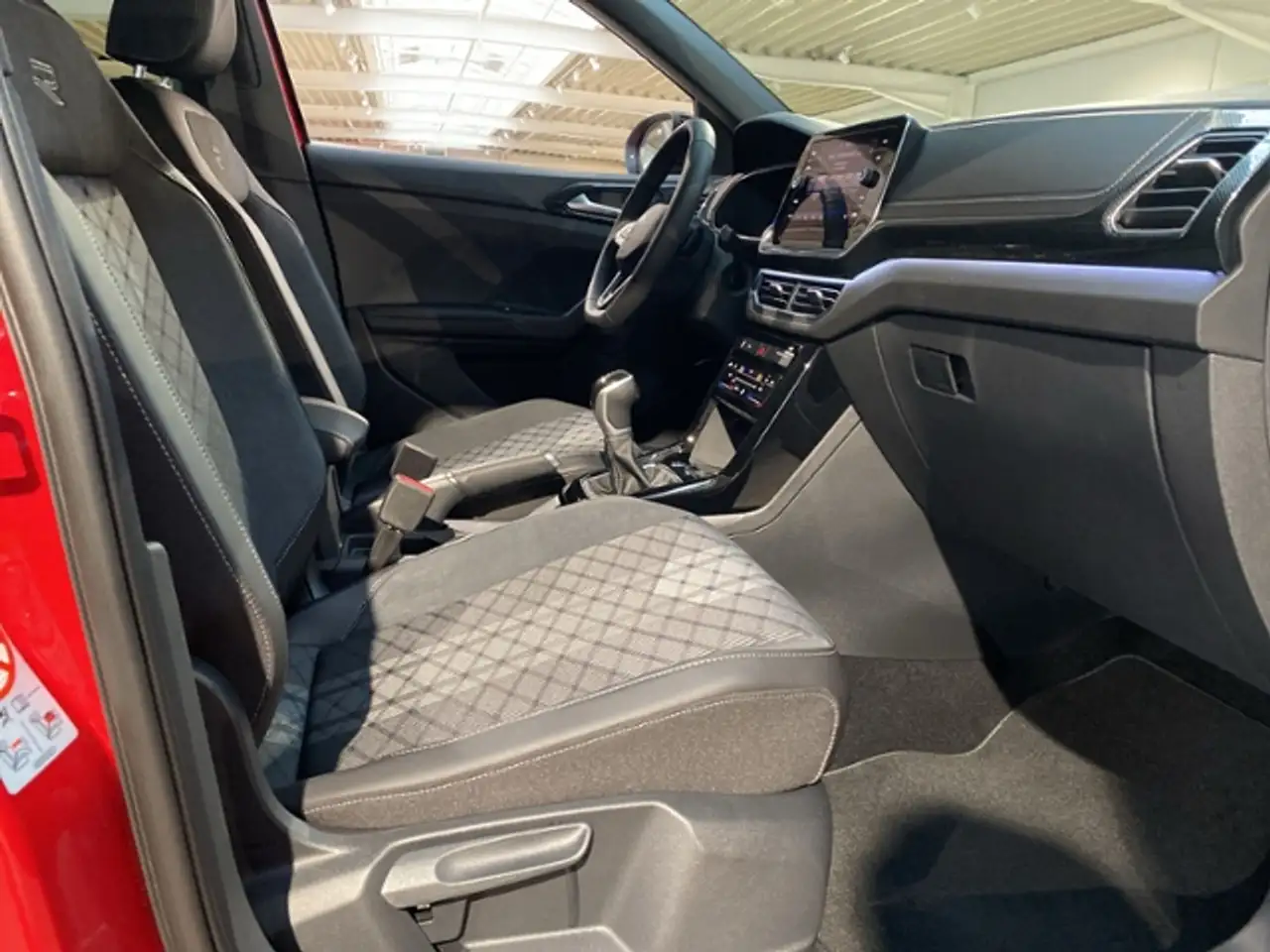 Volkswagen T-Cross 12