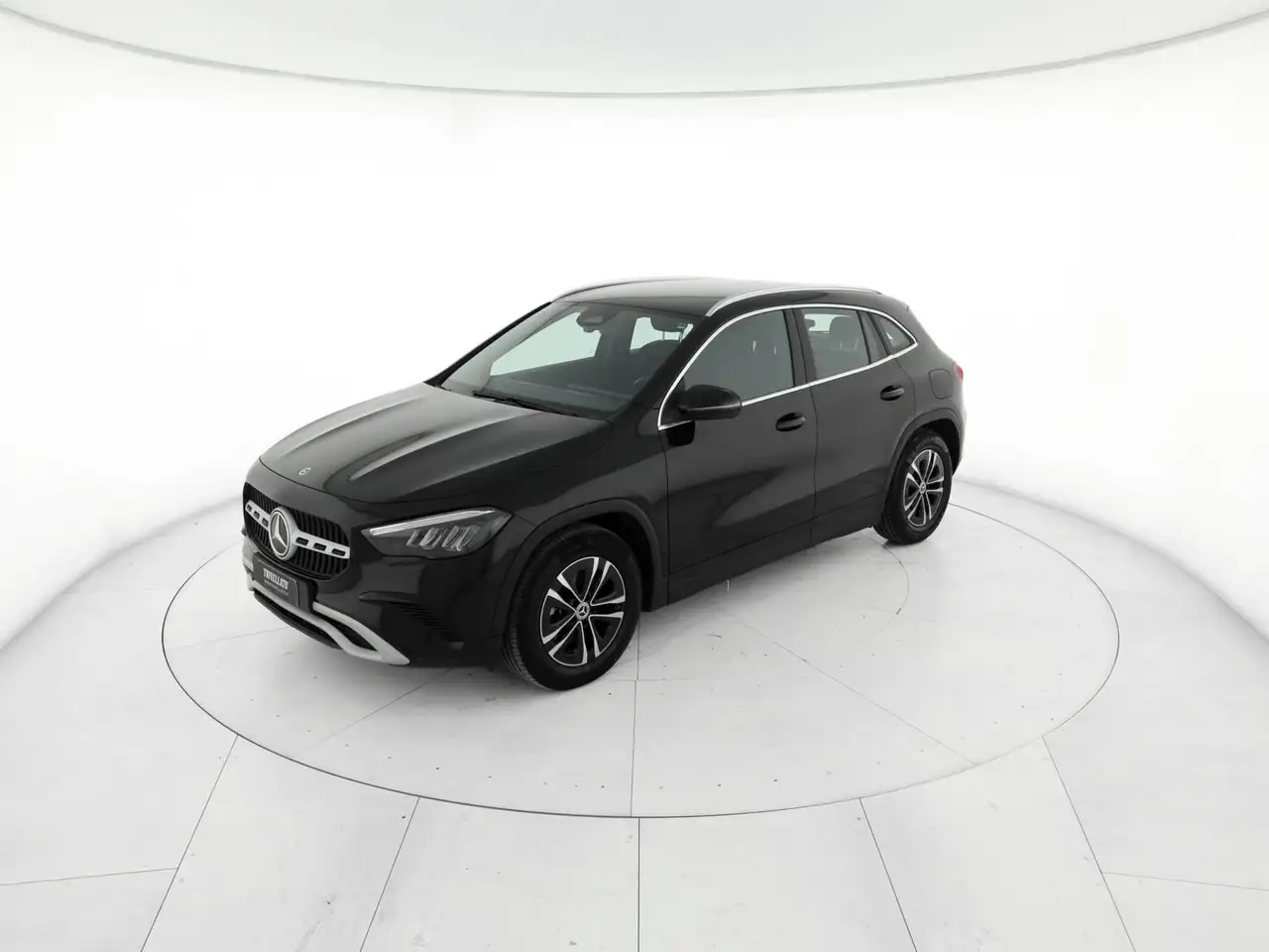 Mercedes-Benz GLA 180 2