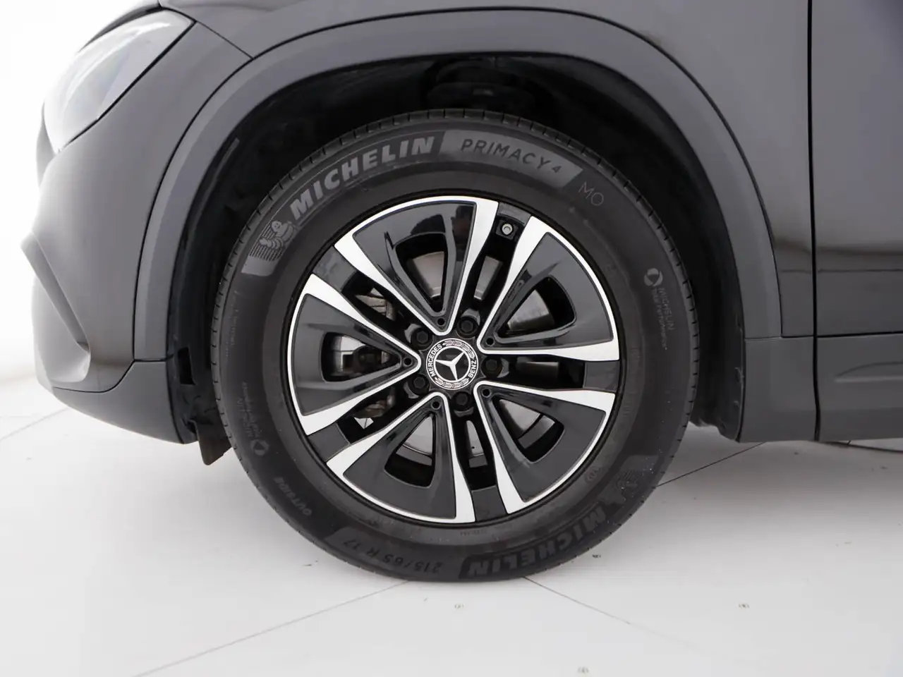 Mercedes-Benz GLA 180 7
