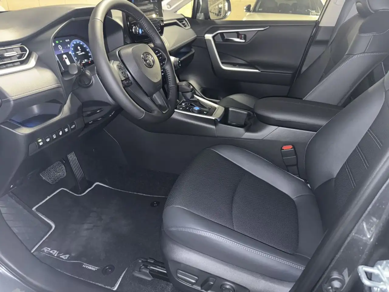 Toyota RAV4 8