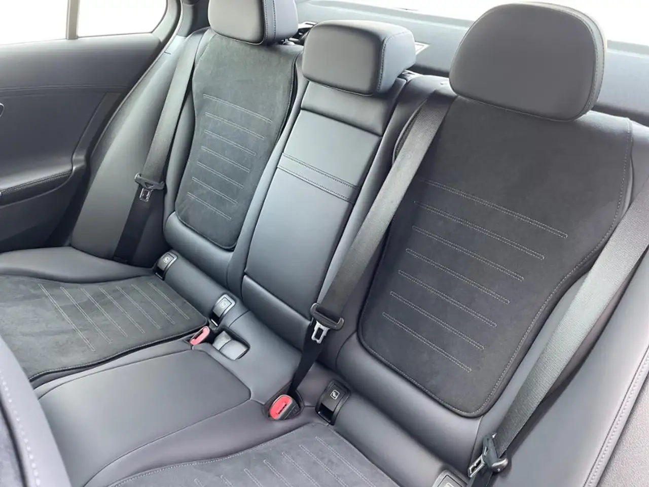 Mercedes-Benz C 300 8