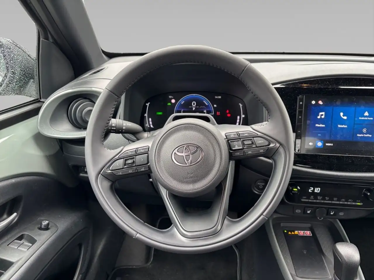 Toyota Aygo X 10
