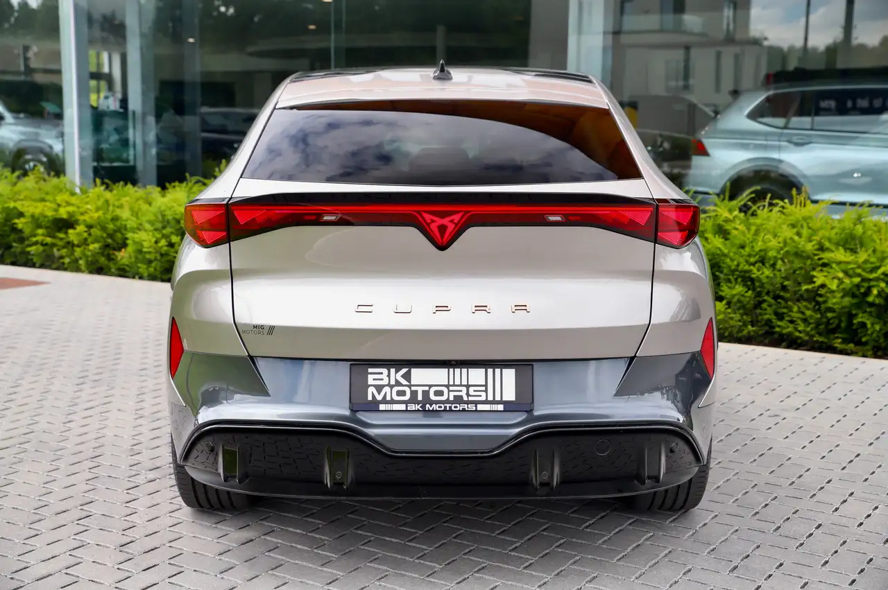 Cupra Tavascan 82 11