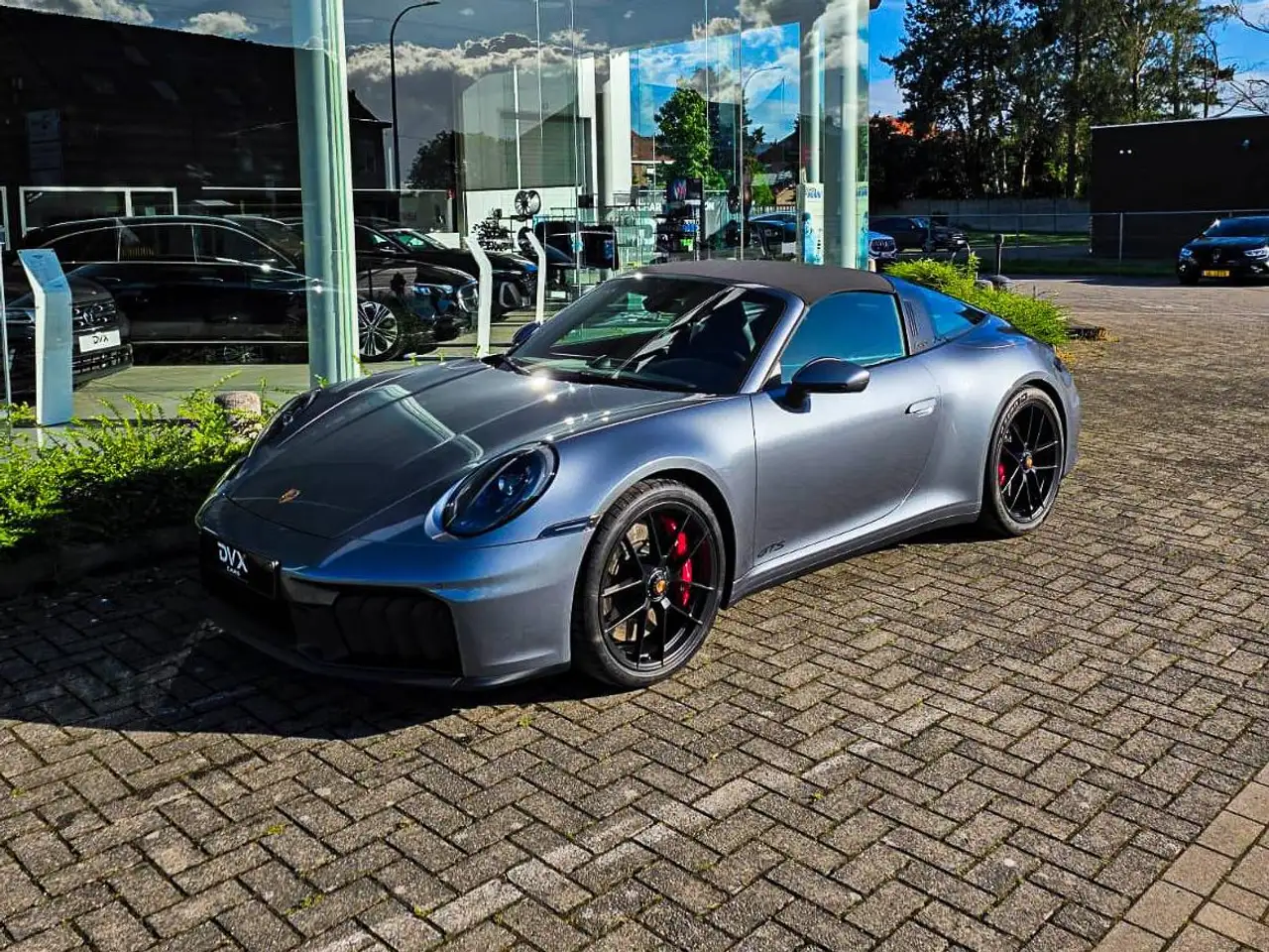 Porsche 992 8